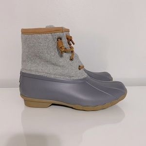Sperry Boots Gray Womens size 7.